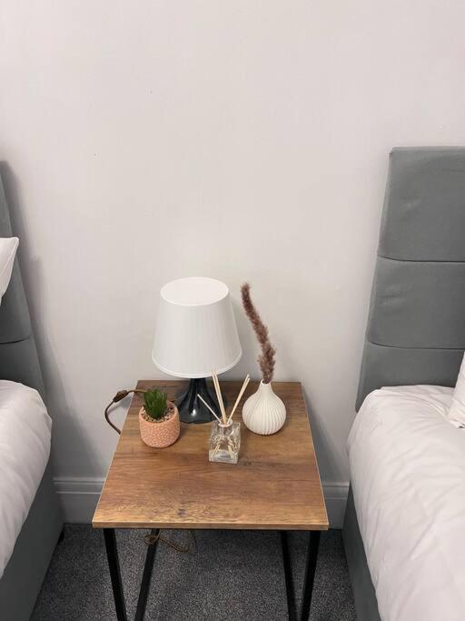 Spacious 3 Bed Flat - Beach Nearby - No Pets Саутенд-он-Си Экстерьер фото